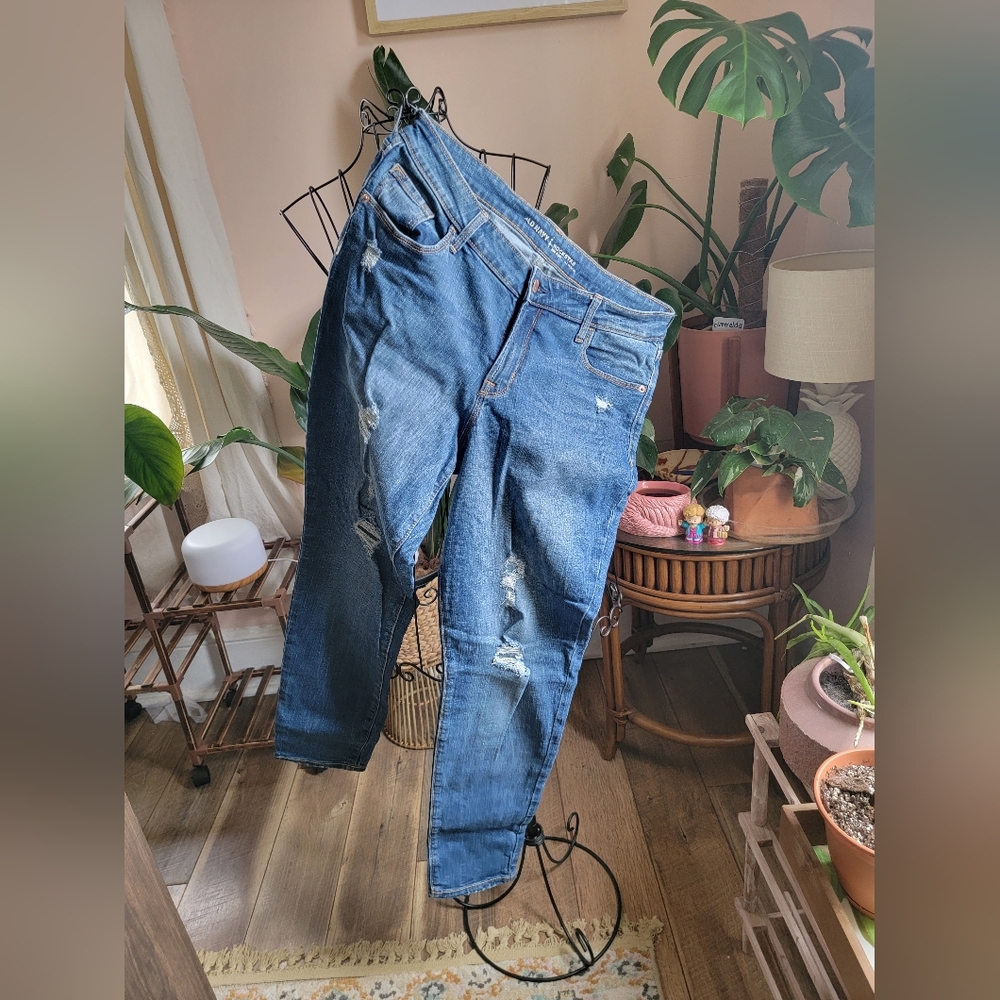 Old Navy Distressed Jeans EUC